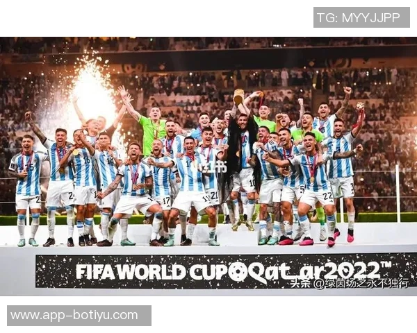 维埃里盛赞霍伊伦潜力巨大或将成为世界顶级前锋之一