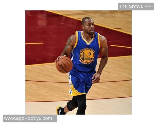 乔治与前AAU队友魔术理查德森合影引发球迷热议 乔治与前AAU队友魔术理查德森合影引发球迷热议