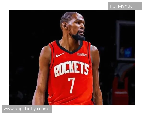 杜兰特向奥拉朱旺致敬生日祝福传递球队传奇精神