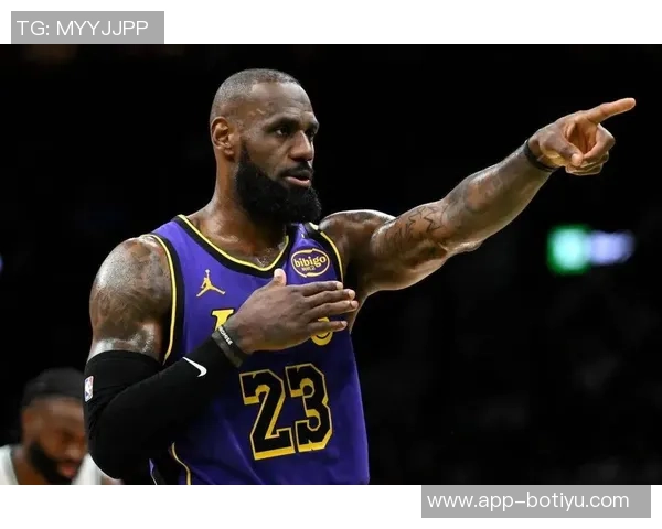 老詹赛季首秀助攻12次投射传球轻松自如能打到45岁吗